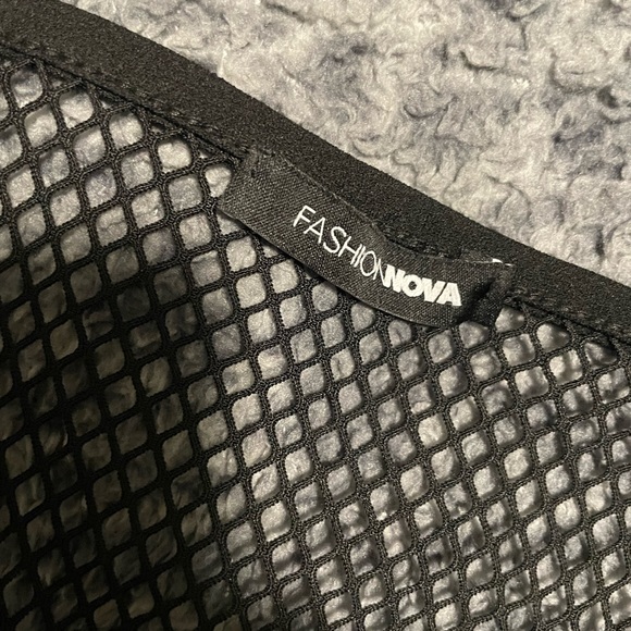 Fishnet cropped top - Picture 2 of 2